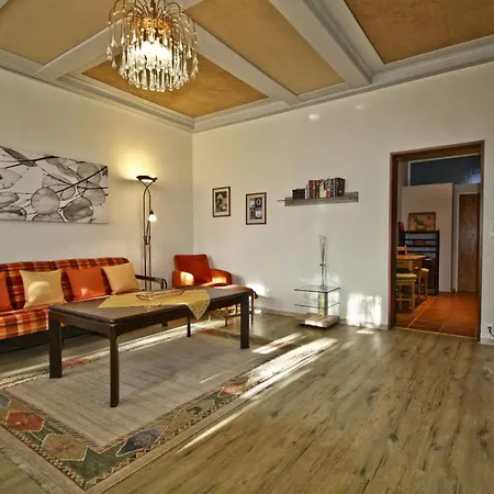 Haus *